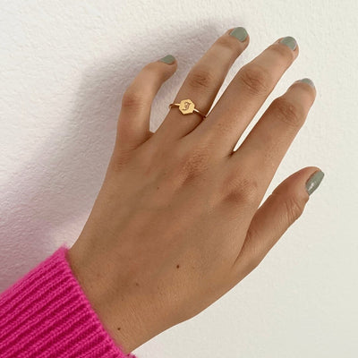 Custom Dainty Signet Ring - Capsul