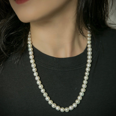 Classic Freshwater Pearls Necklace with Magnetic Clasp and pearl studs - Capsul