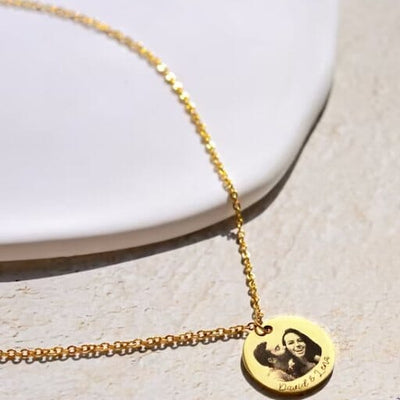 Custom Portrait Circle Pendant necklace - Capsul